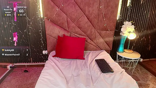 CamilaThaylor: διαδικτυακό σόου στην κάμερα