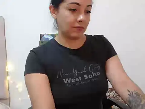 XXX chat uživo modela camii_7