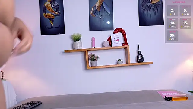 nairagold_'s Live XXX Chat