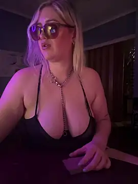 Granlady7 Adlı Modelin Canlı XXX Sohbeti