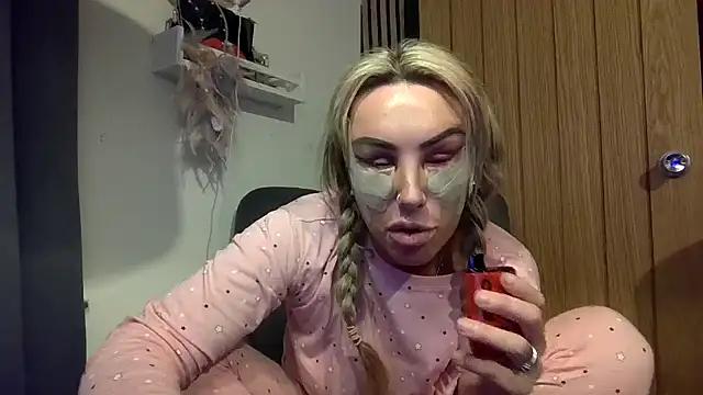 Chat +18 de poppyinga1 ao vivo