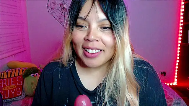 دردشة EllieMoonX الجنسية المباشرة