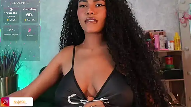 HOTBLACKANDWHITE2: онлайн-секс-чат