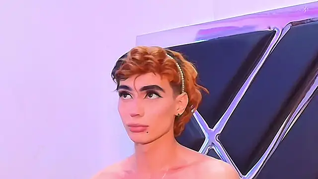 KylieMonnett Show in webcam