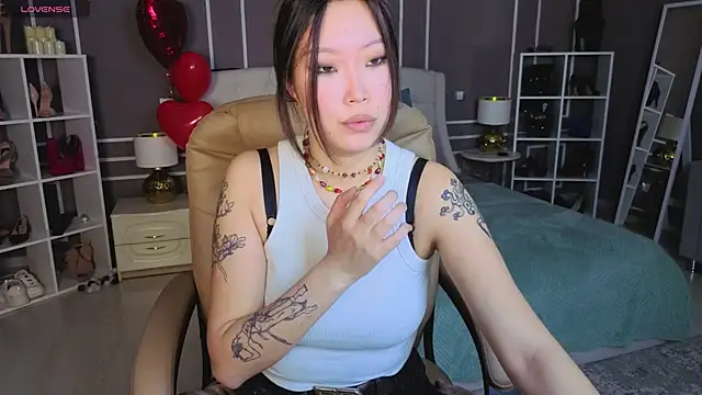 Chatroom XXX en direct de ElinaMotion