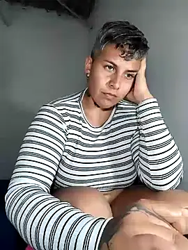 Yessi_rousse Chat XXX in diretta