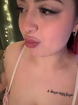 KellyMoors 即時 XXX 聊天