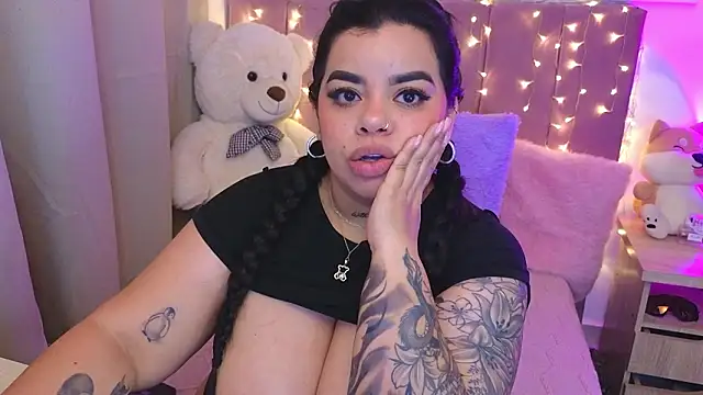 Živý XXX chat MiahJoness