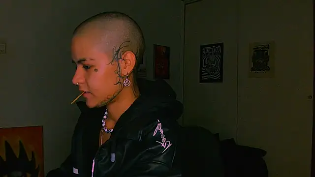 alex_one888 Chat XXX in diretta