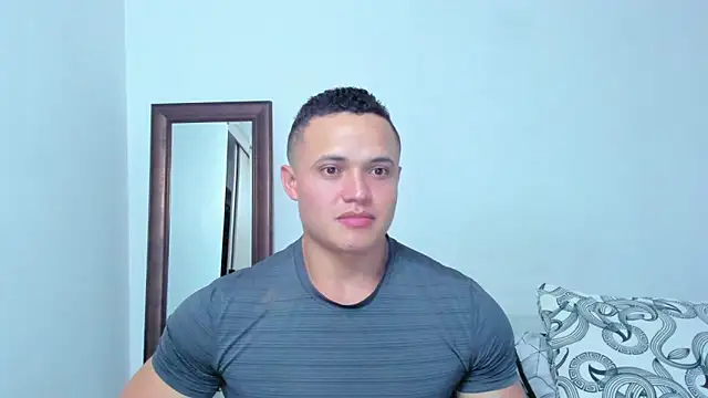 دردشة KingLevi01 الجنسية المباشرة