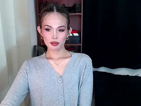 YougotLara webkamerás műsora