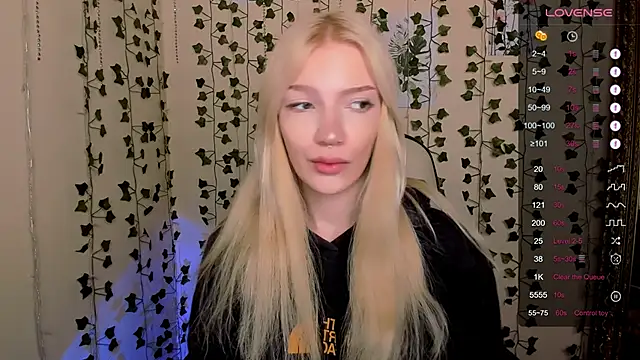 AnyaTaylor_ Chat XXX in diretta