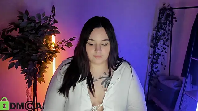 Mia_R0ss élő XXX-chatje