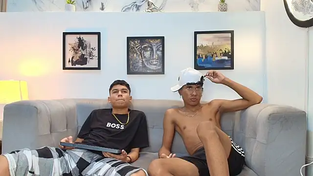 XXX chat uživo modela COUPLES_BOYS