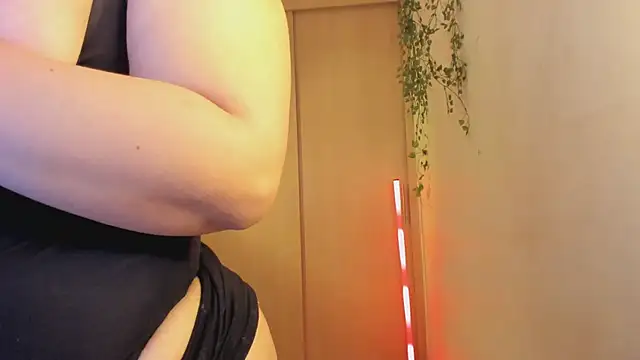 Cleopatra_COLのライブXXXチャット