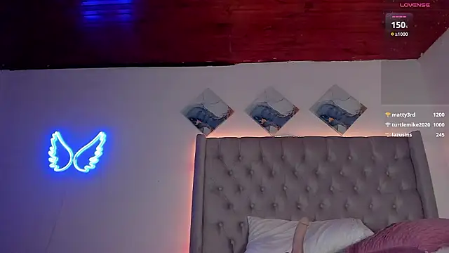 Webkamerová show julietaanalsquirt