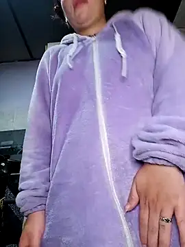 Erza_escarleth Chat XXX live