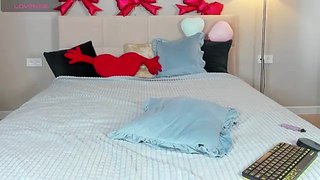 แชท XXX สดของ Thorny_Roxxy