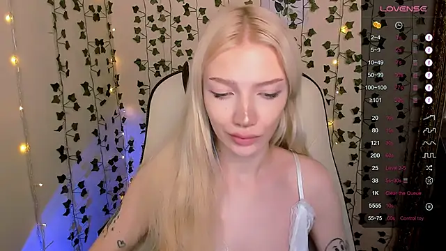 AnyaTaylor_ Chat XXX in diretta