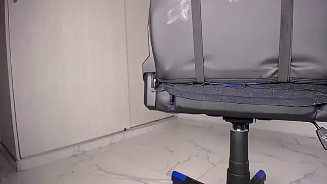 MAXJONES_2 Show Webcam