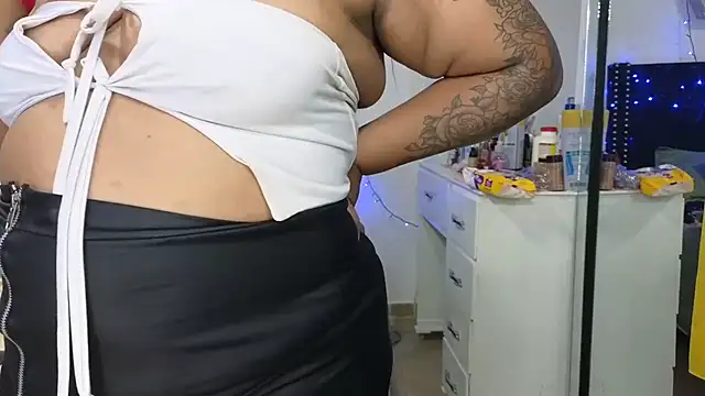 charlotte_077 élő XXX-chatje