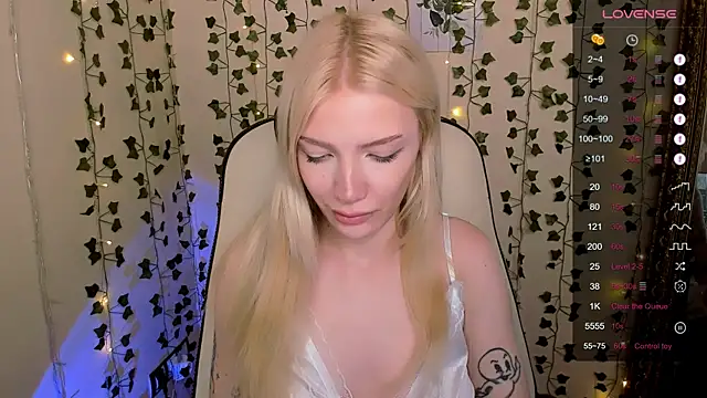 AnyaTaylor_ Chat XXX in diretta