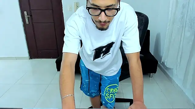 Chandler_ken Live XXX Chat