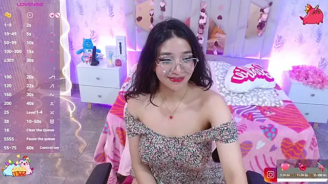 MARIANA_TAY1's Live XXX Chat