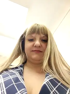 Office_Albertina Obrolan Langsung XXX