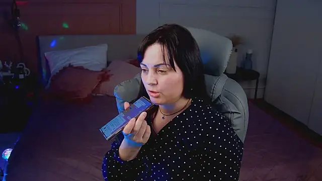 _SilkyShadow_ élő XXX-chatje