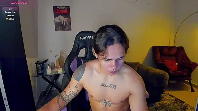 Maximiliano_scoott__: онлайн-секс-чат