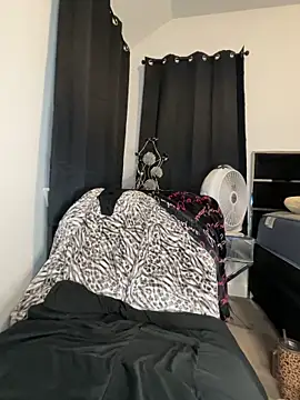 Exotic_Queen_ Chat XXX in diretta