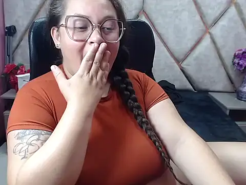 Czat XXX na żywo – Sarah_Boobs_