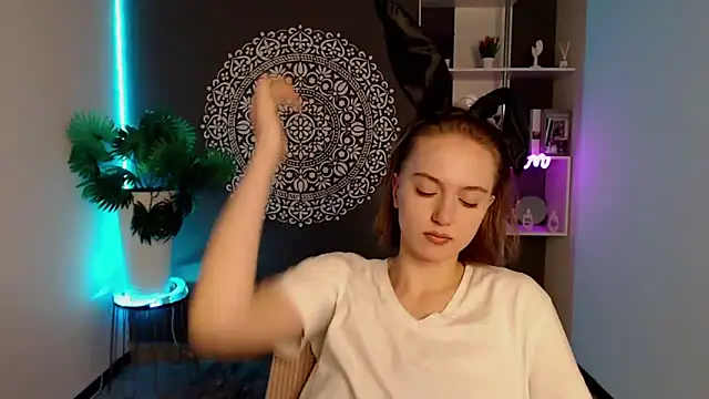 EchoScribe Adlı Modelin Canlı XXX Sohbeti