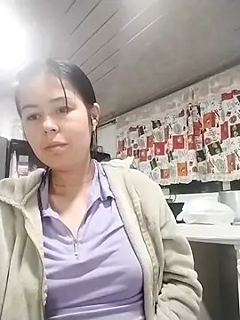 Chat +18 de CandyyLove69 ao vivo