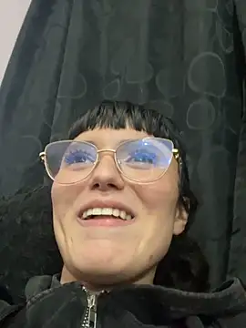 XBODTRIIPX Chat XXX live