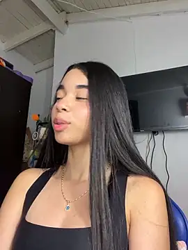 Chat +18 de Milleradhara24 ao vivo