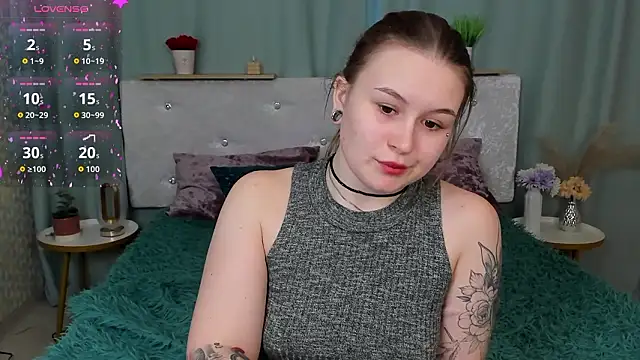 MilanaXHoney's Live XXX Chat