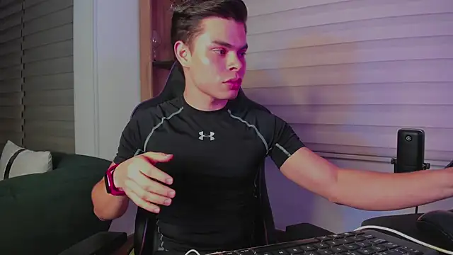 alejooo_twink: онлайн-секс-чат