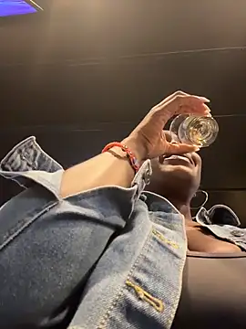 TilaTotti Chat XXX live