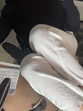 Chat XXX Live CurlyLara