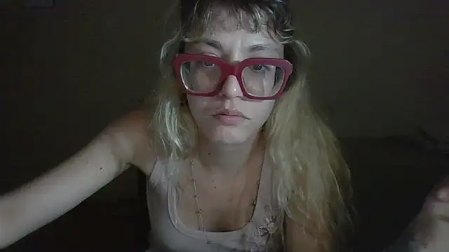 Show de BlondieTami na webcam