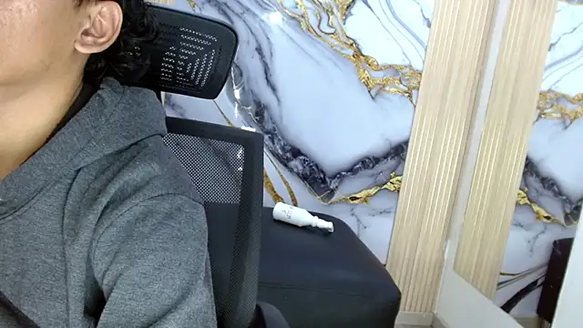 DaviidBuckx_: διαδικτυακό σόου στην κάμερα