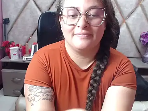 Sarah_Boobs_: онлайн-секс-чат