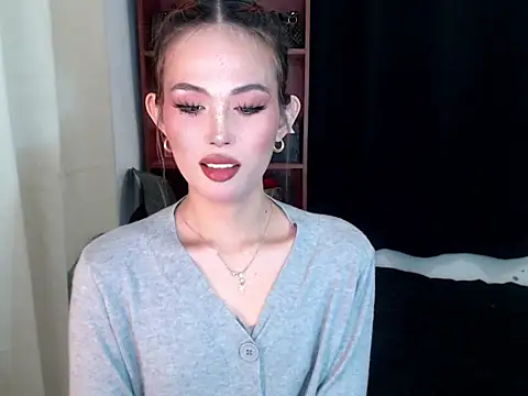 YougotLara Show in webcam