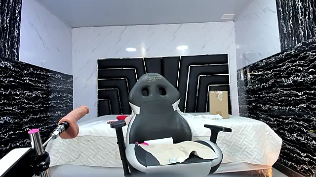 Ladyy_Scarlett Chat XXX in diretta