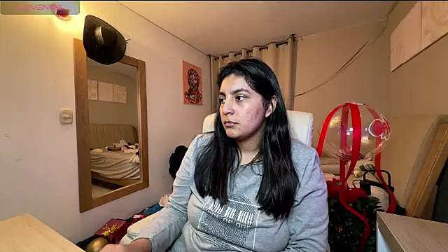 cloe_small's Live XXX Chat