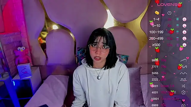 NaniiSisy Chat XXX in diretta