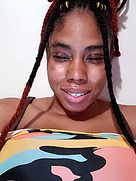 HONEYSWEETS_LIVE élő XXX-chatje