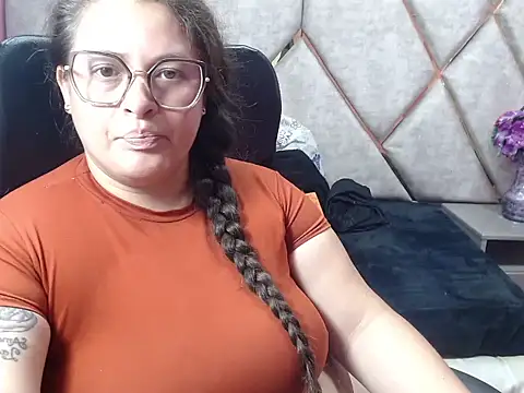 Sarah_Boobs_: онлайн-секс-чат